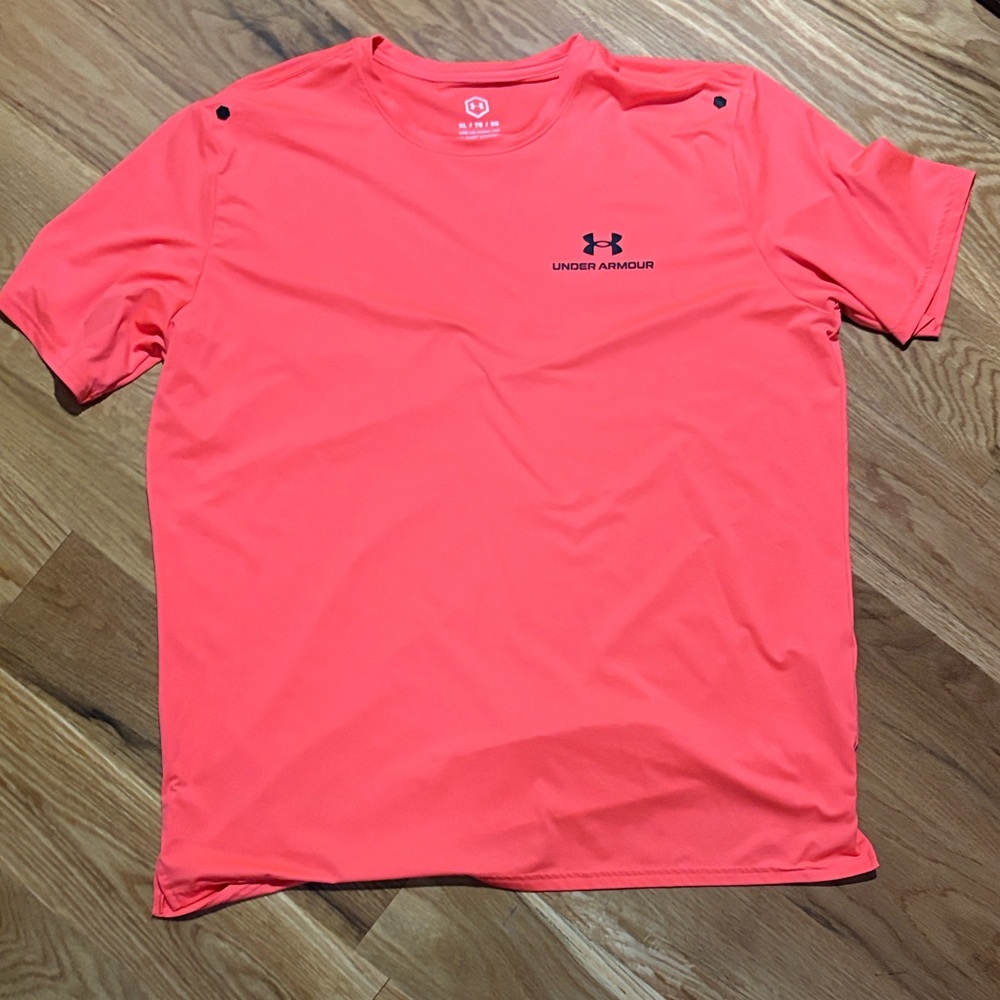 Men’s Under Armour Rush Energy Shirt, Size XL